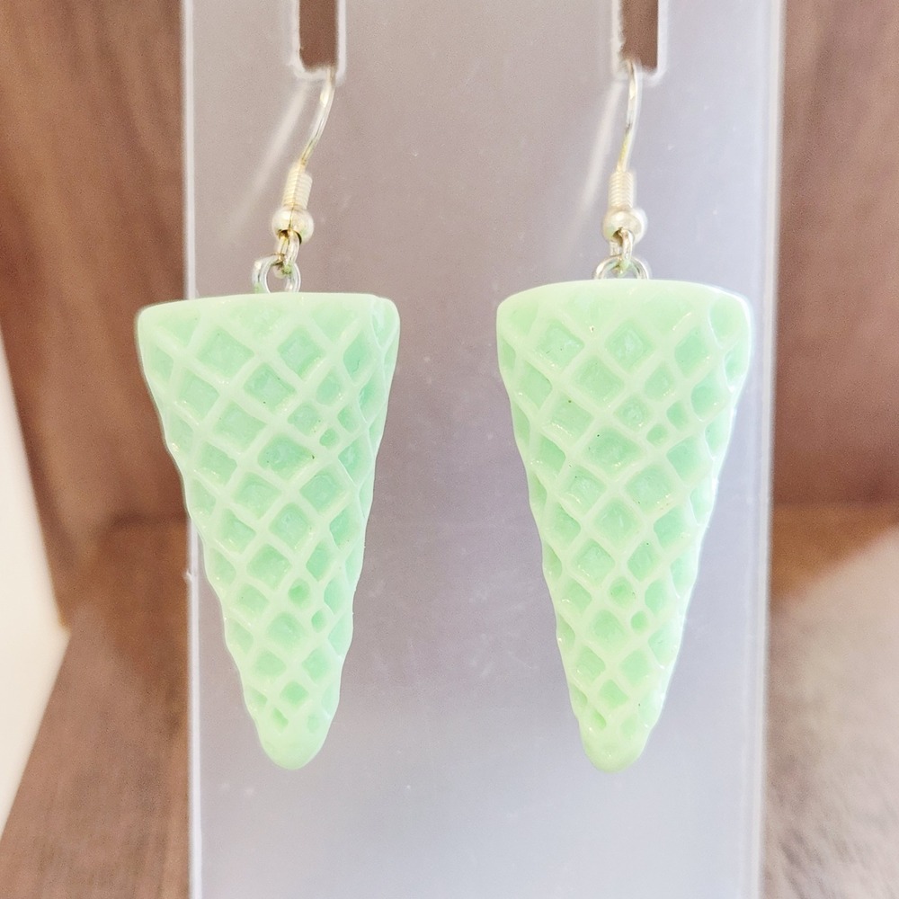 Handmade Dangle Drop Waffle Cone Earrings Ladies Mint Green NWOT Casual School